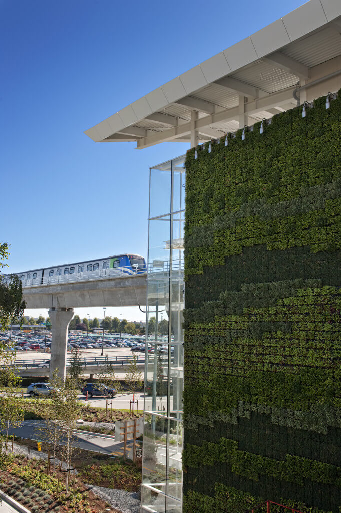 Vancouver International Airport, green wall airport garden