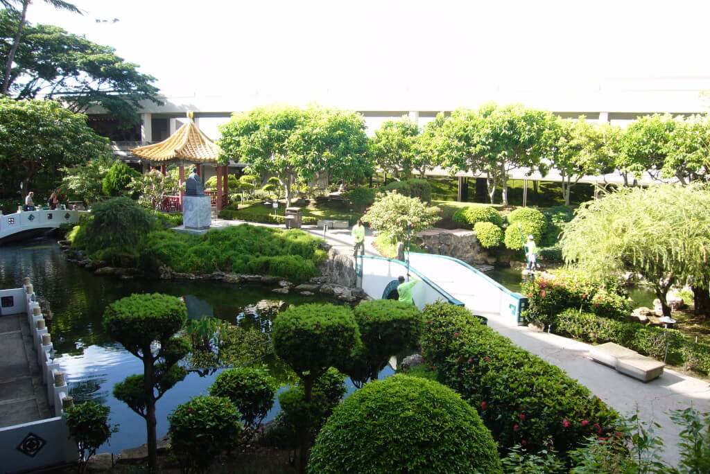 Honolulu airport garden