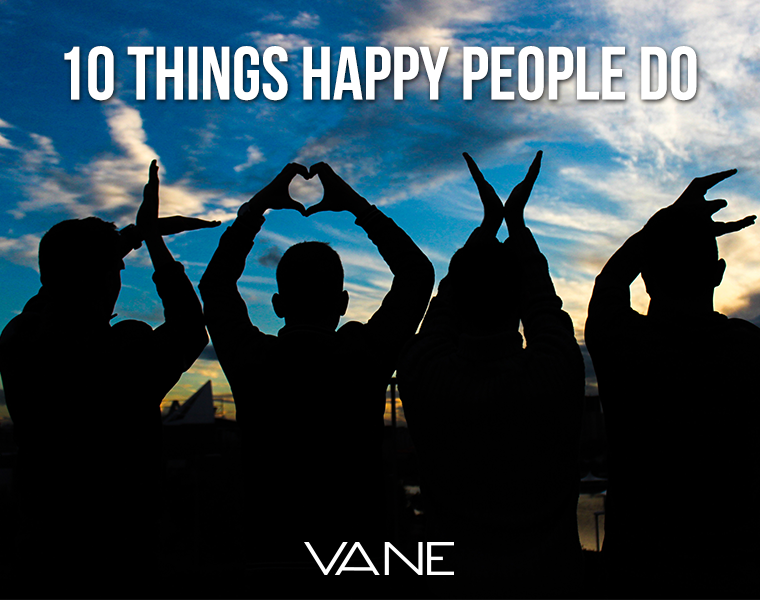 10 Things Happy People Do Before They Go To The Airport 3