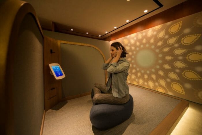 Cathay_Pacific_yoga_medtation_room_2