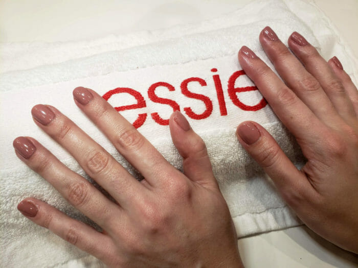 XpresSpa Schiphol manicure