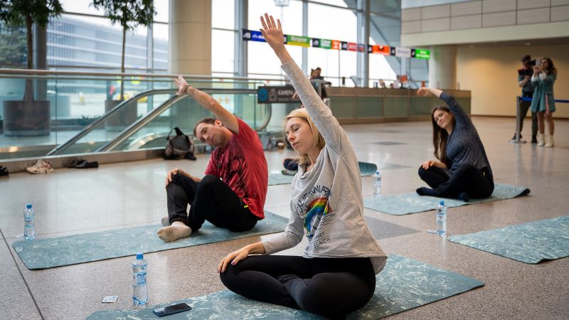 moscow domodedovo airport yoga_1