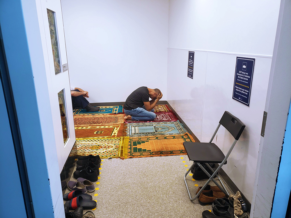 Montreal Airport multi-faith prayer room